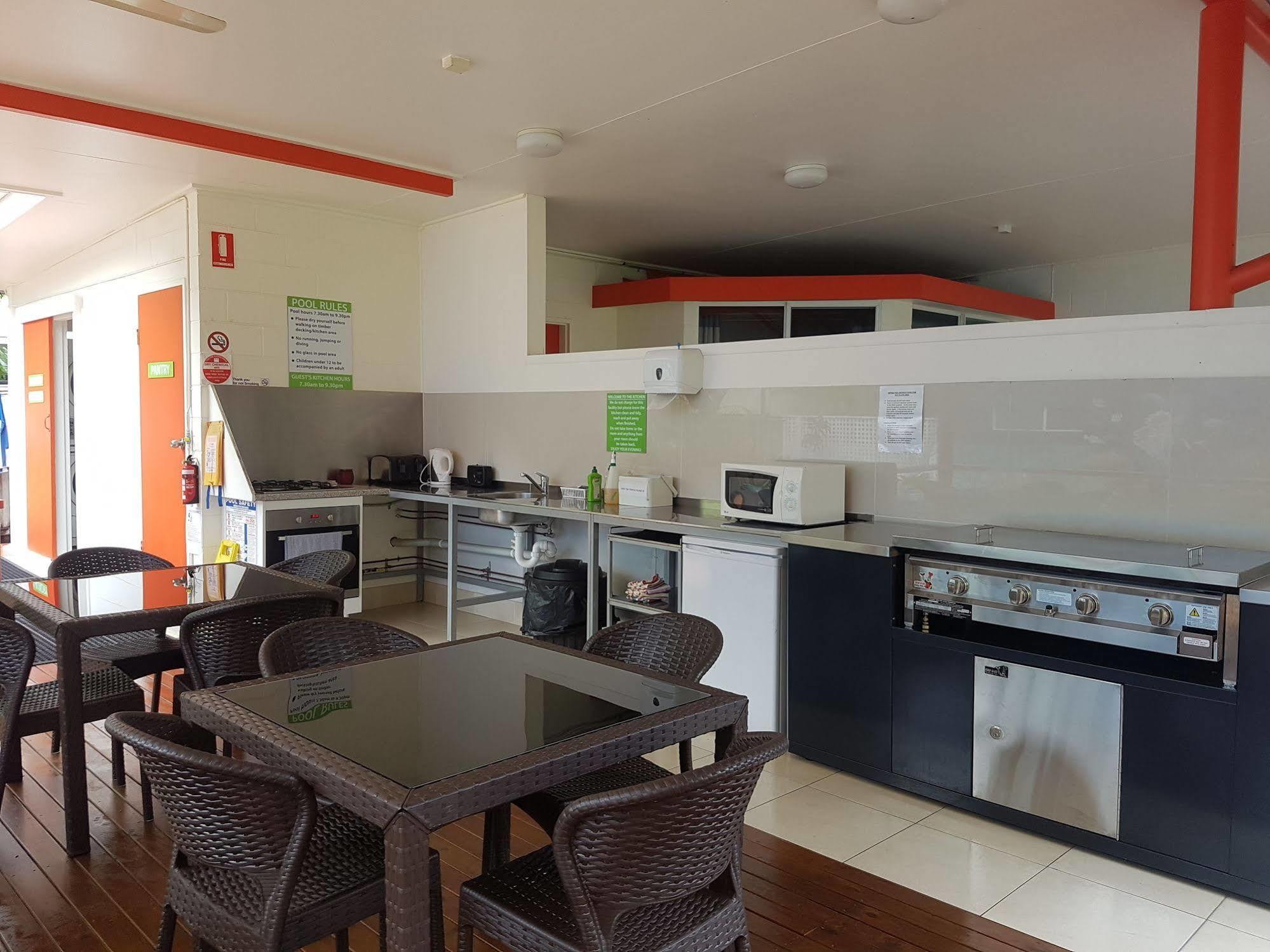 Port Douglas Motel Esterno foto