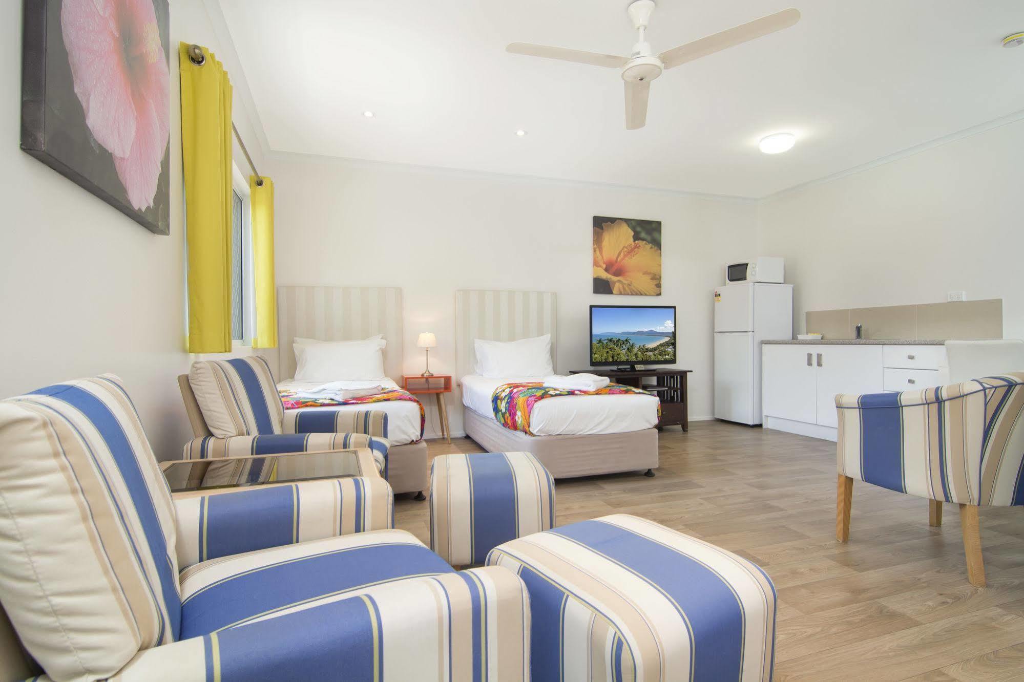 Port Douglas Motel Esterno foto